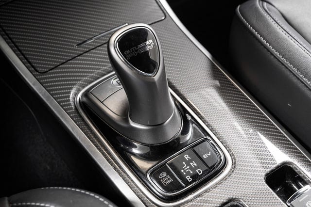 2020 MITSUBISHI OUTLANDER - 18
