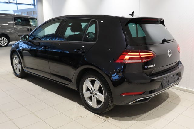 WVWZZZAUZJ8900678 2018 VOLKSWAGEN GOLF-3
