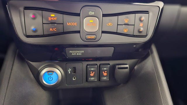 2018 NISSAN LEAF - 26