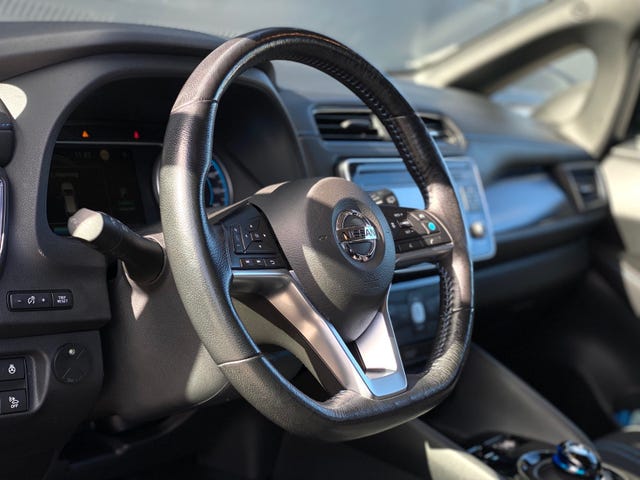 2018 NISSAN LEAF - 23