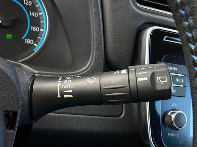 2018 NISSAN LEAF - 30