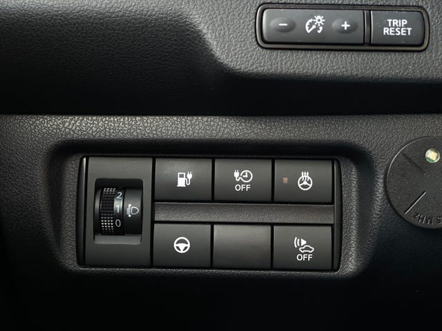2018 NISSAN LEAF - 33