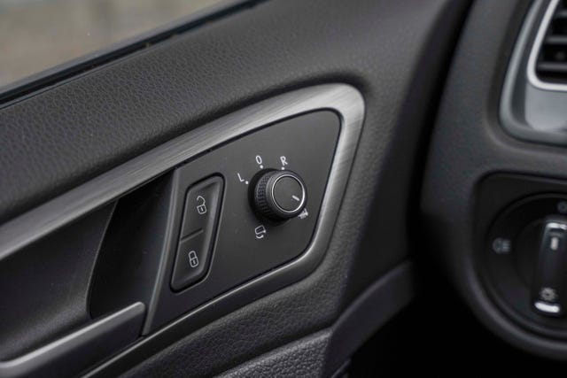 2019 VOLKSWAGEN GOLF - 16