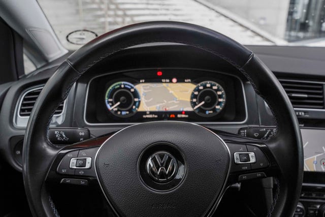 2019 VOLKSWAGEN GOLF - 11