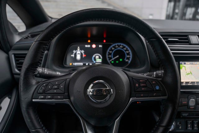 2018 NISSAN LEAF - 12
