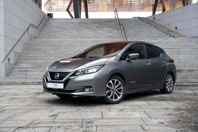 SJNFAAZE1U0033025 2018 NISSAN LEAF-1