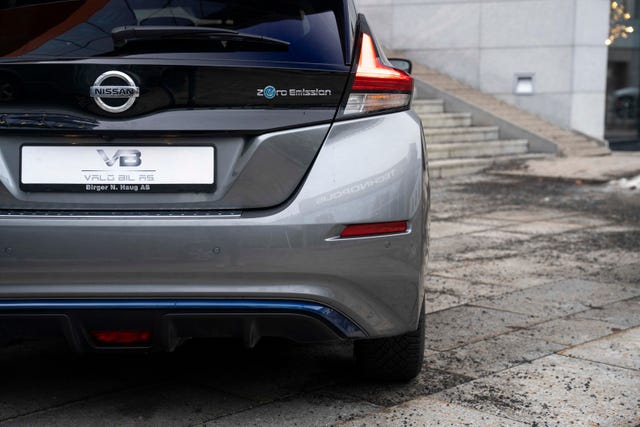 2018 NISSAN LEAF - 9