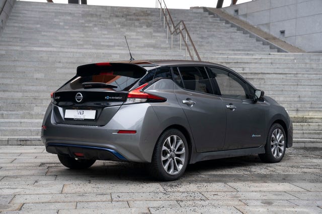 SJNFAAZE1U0033025 2018 NISSAN LEAF-5