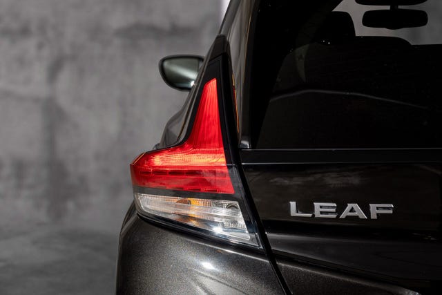 2022 NISSAN LEAF - 8
