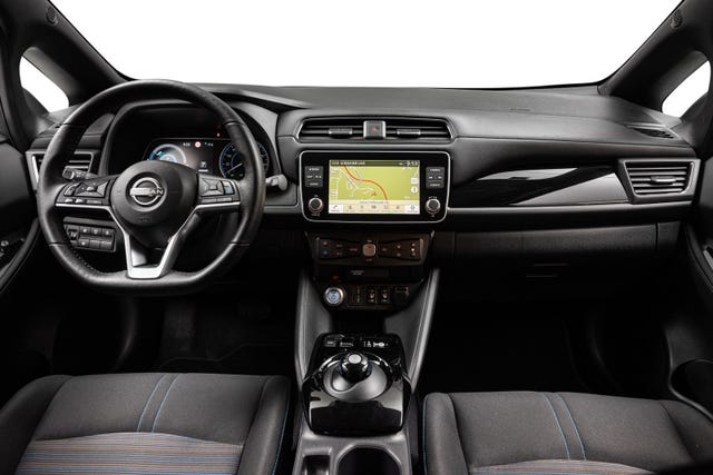 2022 NISSAN LEAF - 10