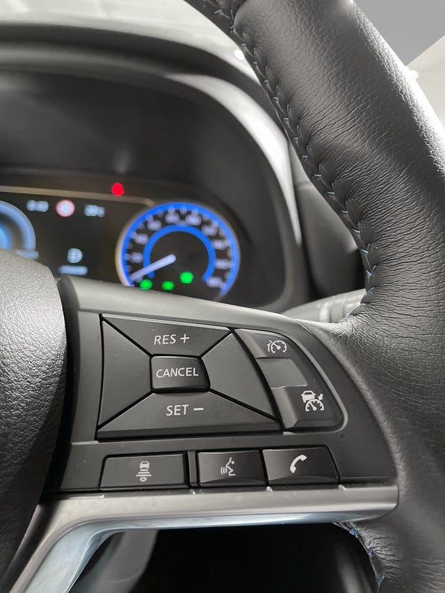 2022 NISSAN LEAF - 15