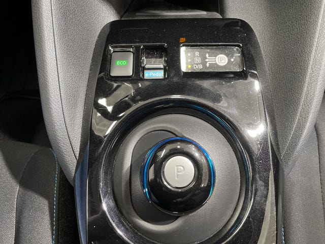 2022 NISSAN LEAF - 14