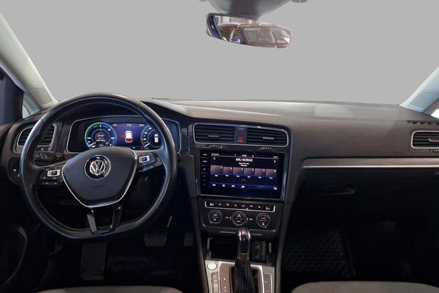 2018 VOLKSWAGEN GOLF - 9
