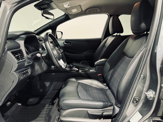 2018 NISSAN LEAF - 12