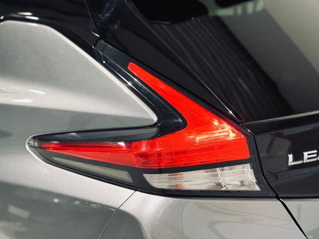 2018 NISSAN LEAF - 10