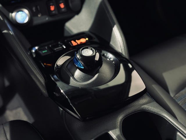 2018 NISSAN LEAF - 23