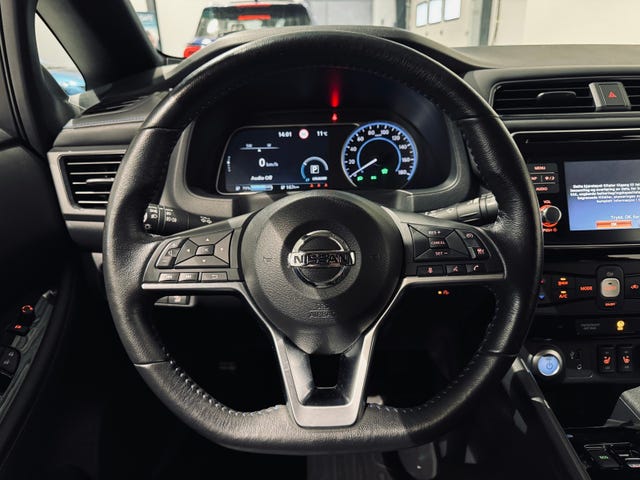 2018 NISSAN LEAF - 17