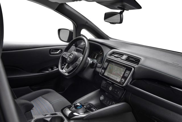 2022 NISSAN LEAF - 25