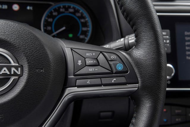 2022 NISSAN LEAF - 16