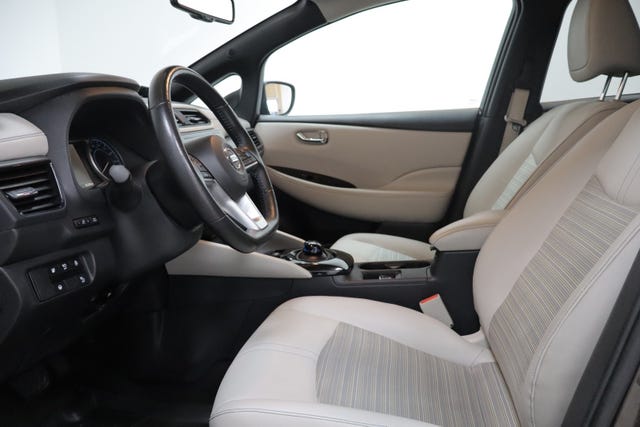 2018 NISSAN LEAF - 8
