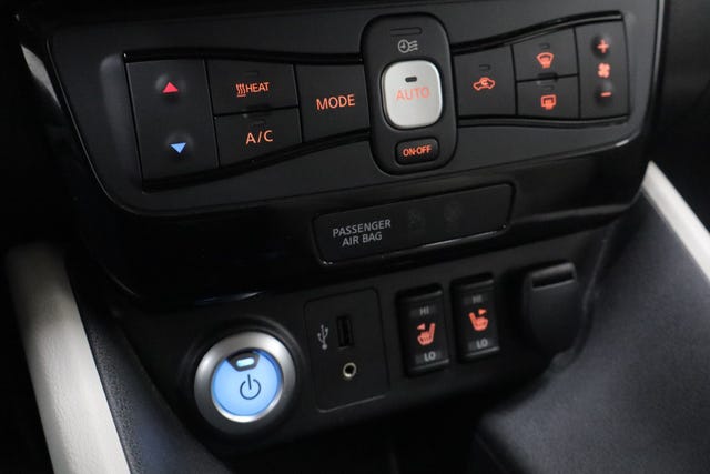 2018 NISSAN LEAF - 16