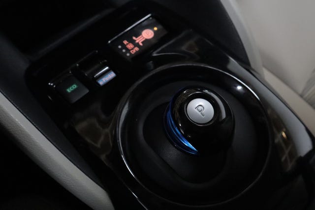 2018 NISSAN LEAF - 17