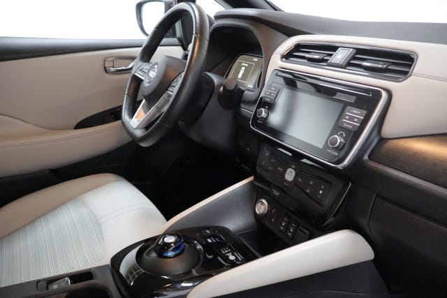 2018 NISSAN LEAF - 19