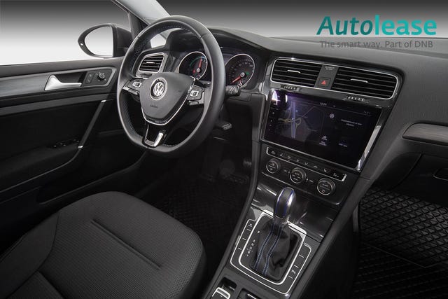 2019 VOLKSWAGEN GOLF - 19