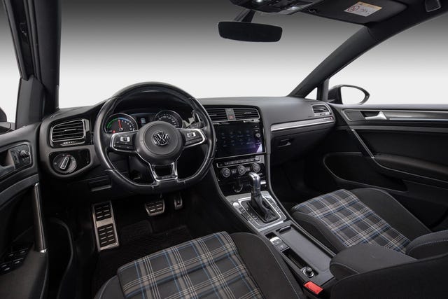2018 VOLKSWAGEN GOLF - 13