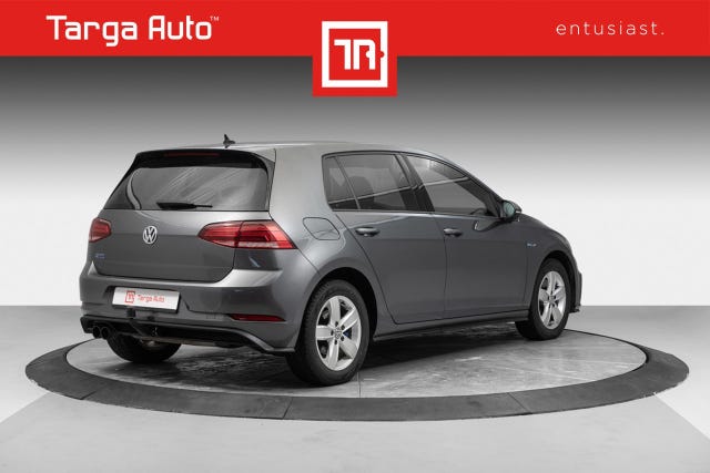 WVWZZZAUZJW810125 2018 VOLKSWAGEN GOLF-2