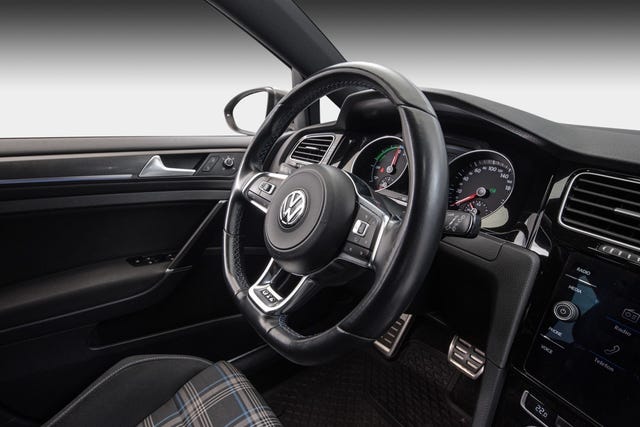 2018 VOLKSWAGEN GOLF - 12