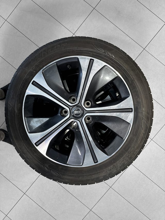 2018 NISSAN LEAF - 24