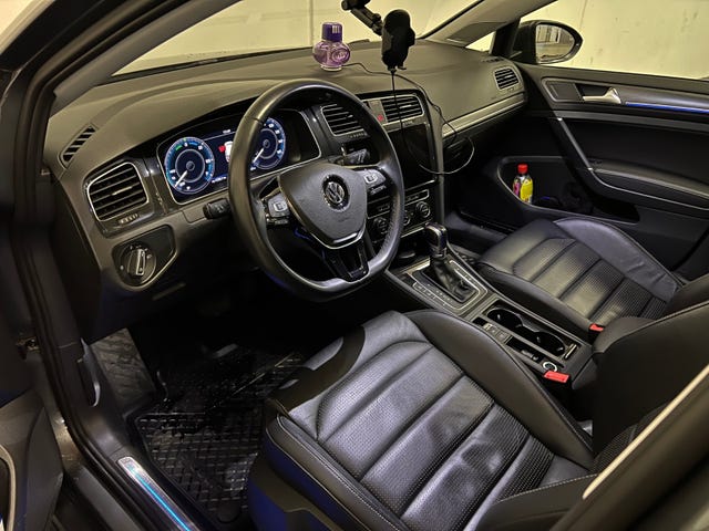 2019 VOLKSWAGEN GOLF - 16