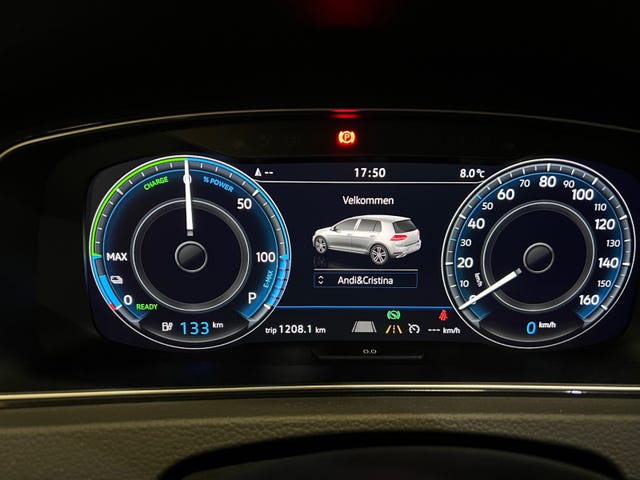2019 VOLKSWAGEN GOLF - 19