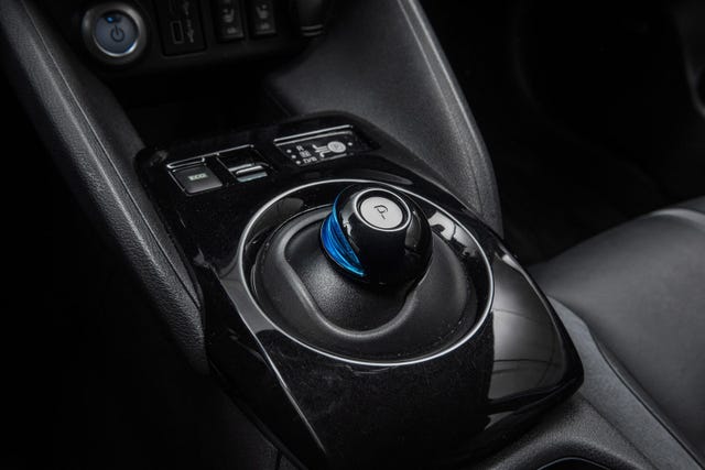 2021 NISSAN LEAF - 10