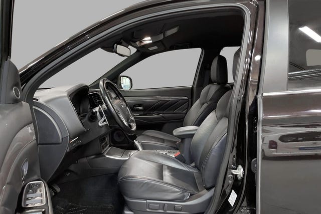 2020 MITSUBISHI OUTLANDER - 9