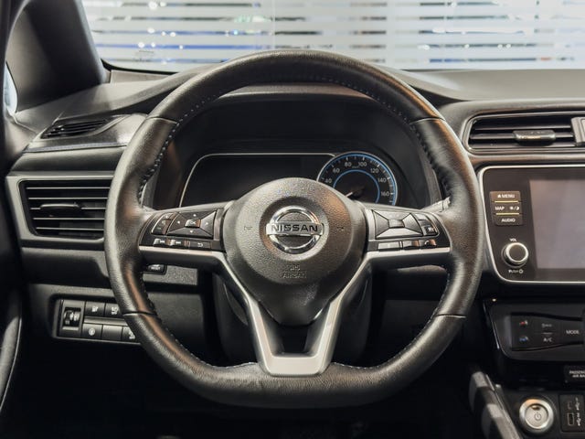 2021 NISSAN LEAF - 17