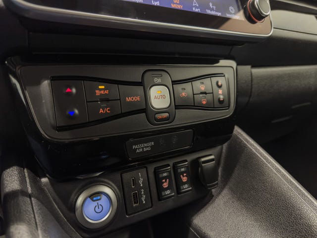 2021 NISSAN LEAF - 27
