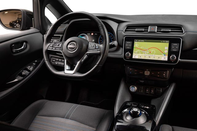 2022 NISSAN LEAF - 25