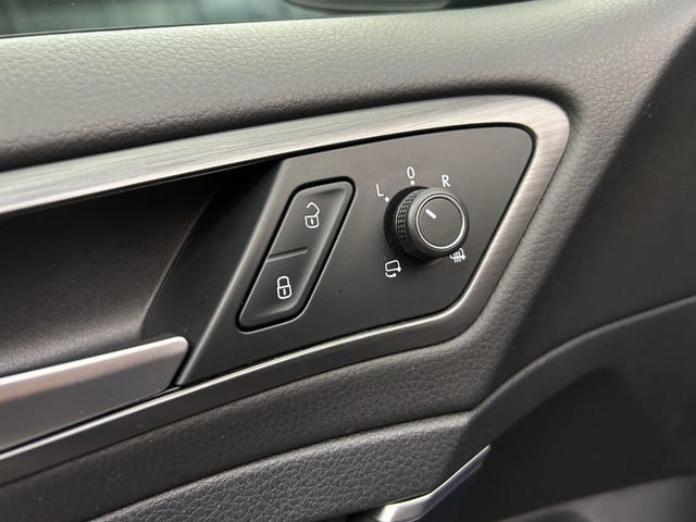 2019 VOLKSWAGEN GOLF - 19