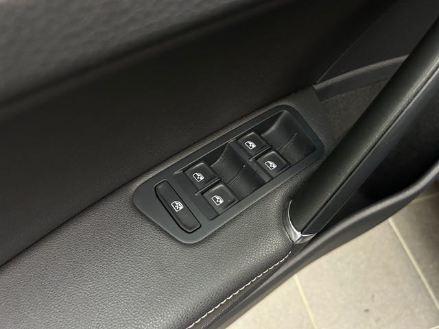 2019 VOLKSWAGEN GOLF - 18