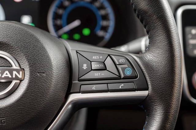 2022 NISSAN LEAF - 13