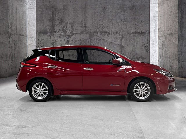 SJNFAAZE1U0031345 2018 NISSAN LEAF-2
