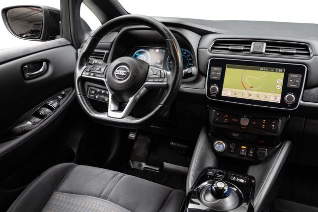 2021 NISSAN LEAF - 25
