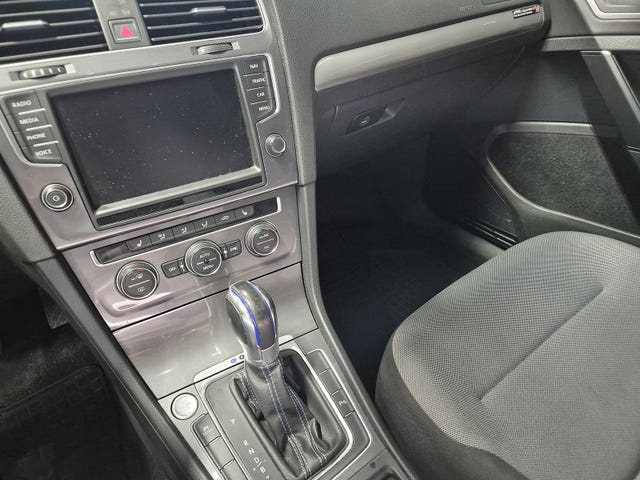 2015 VOLKSWAGEN GOLF - 13