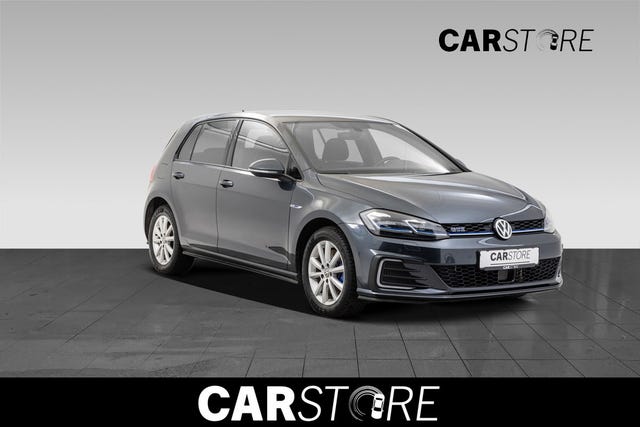 WVWZZZAUZJW805829 2018 VOLKSWAGEN GOLF-0
