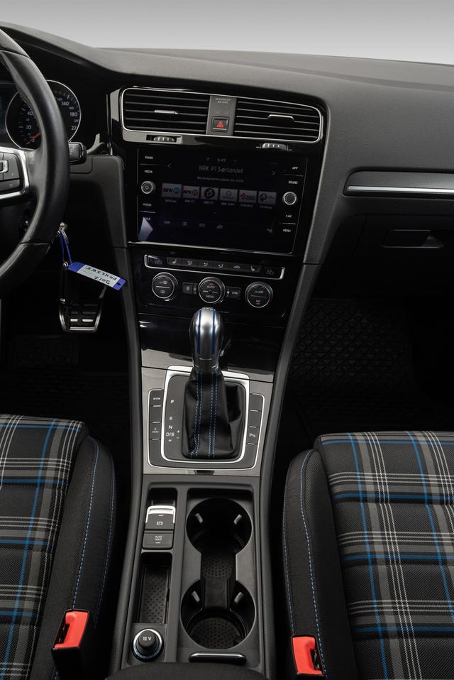 2018 VOLKSWAGEN GOLF - 16