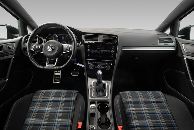 2018 VOLKSWAGEN GOLF - 19