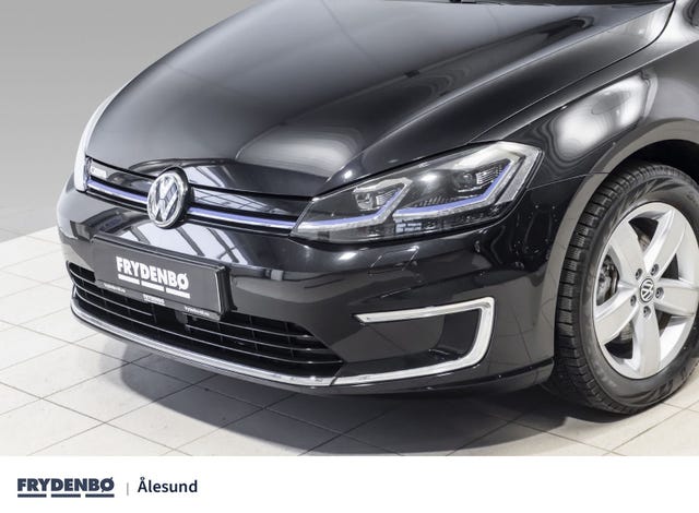 WVWZZZAUZJ8904162 2018 VOLKSWAGEN GOLF-1