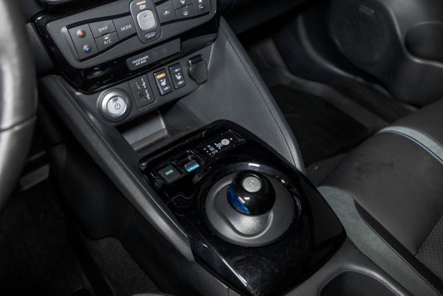 2021 NISSAN LEAF - 11
